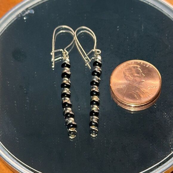 Small black & silver bead wire drop earrings - Picture 1 of 2